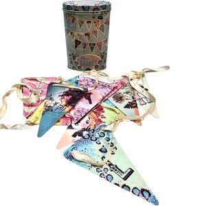 Papaya Art‎ Glittered Banner in Tin “Love Who You Are”